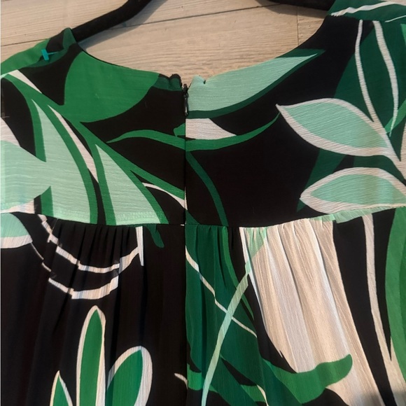 Calvin Klein Green and Black Leaf Print Midi Dress - Picture 9 of 12